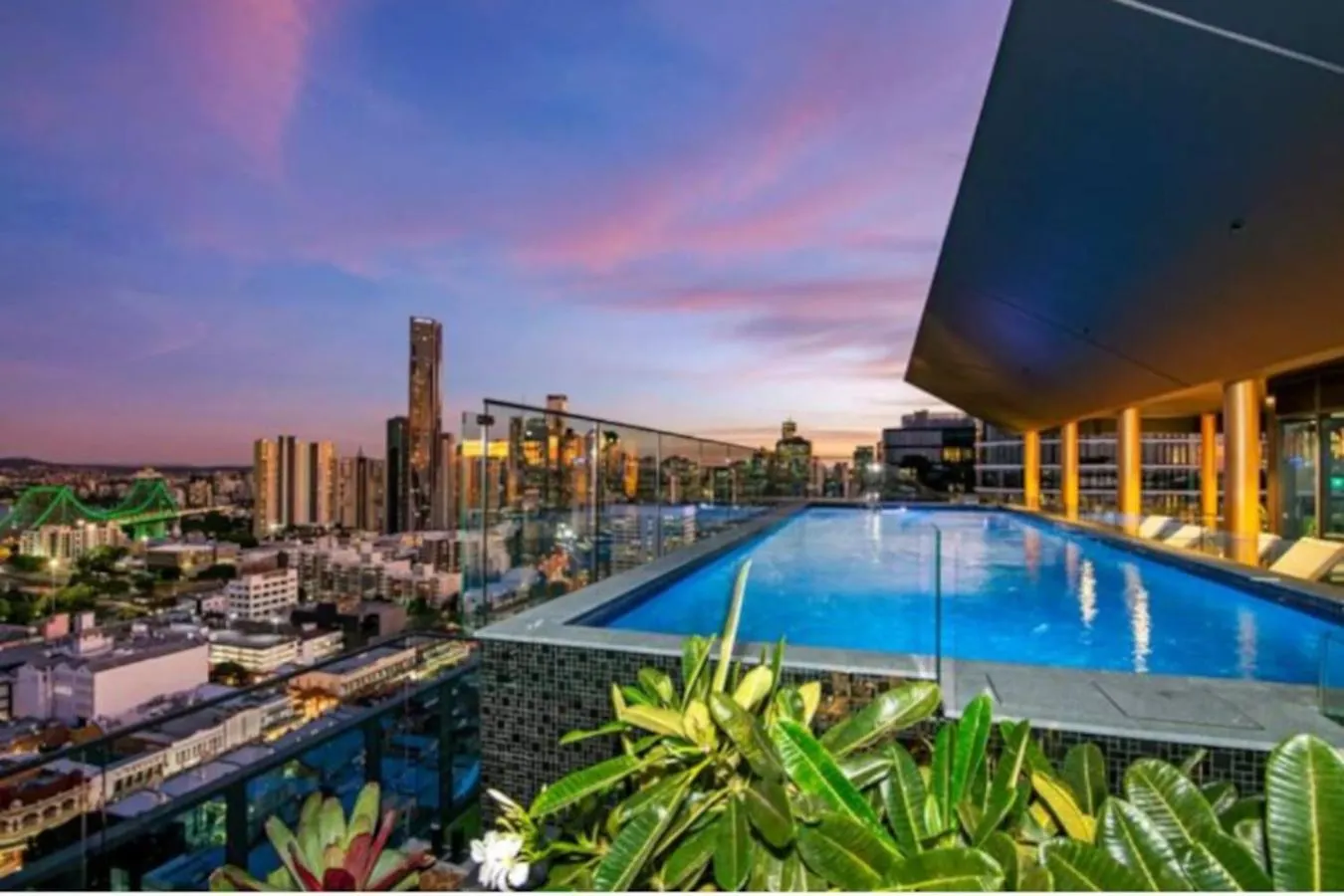 Family Friendly 3 Bedroom Apt W Car Park Brisbane Lägenhet